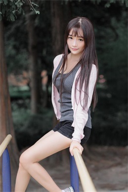 大学女生以1战5-校园热点“大学女生以1战5”事件究竟发生了什么